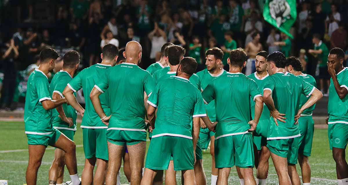 שחקני קבוצת כפר סבא 1928. צילום: שון בן ציון