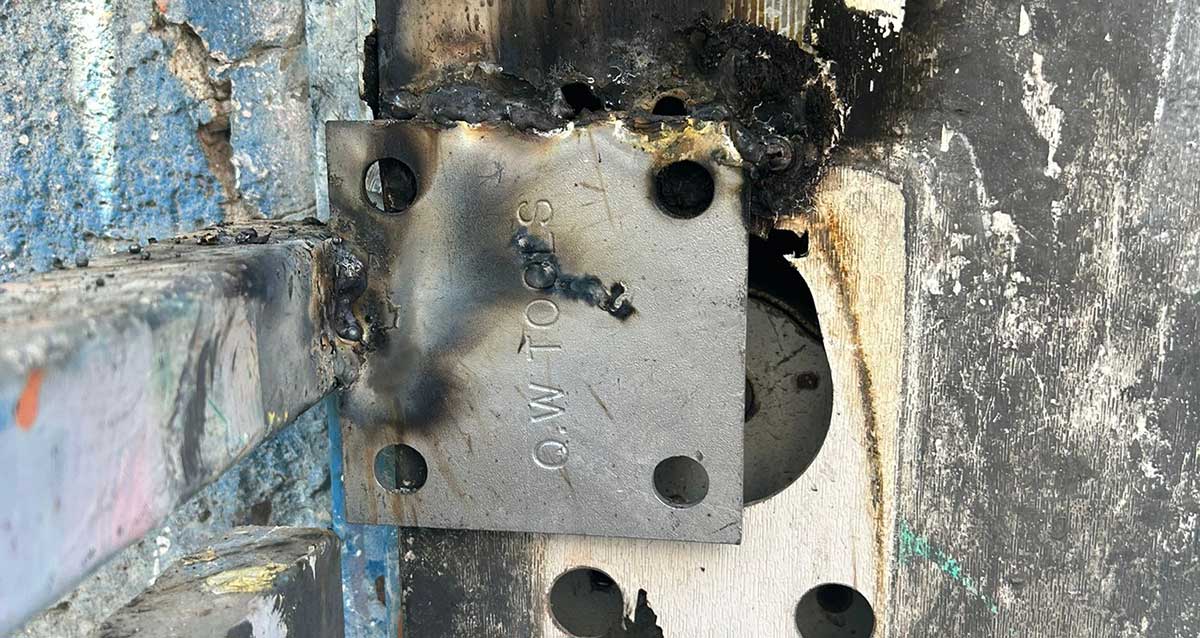 הדלת שהולחמה בסניף בני עקיבא רעננה מרכז. צילום: פרטי