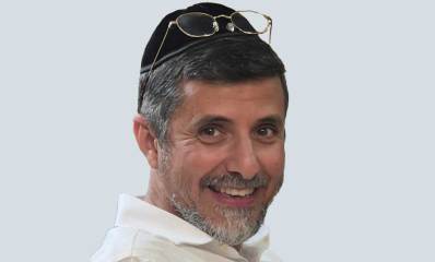 תמונת פנים של זכי טיירי