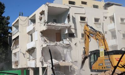 הריסת הבניין בביאליק 38. צילום: רפי דלויה