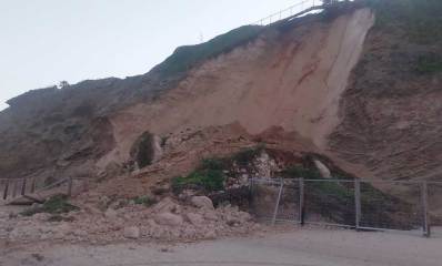 מצוק התמוטט צפונית לחוף השרון בהרצליה,