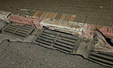 כביש ומדרכה שבורים ברחוב בני בנימין פינת יהלום