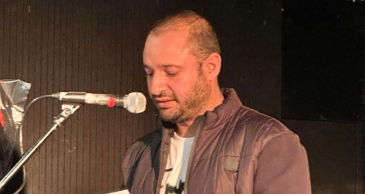 ליאור אהרון נואם בטקס הפרישה של איציק אהרון