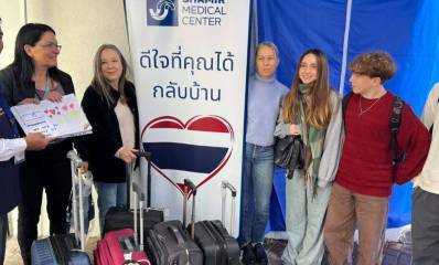 המשלחת במרכז שמיר אסף הרופא. צילום: תיכון אלון