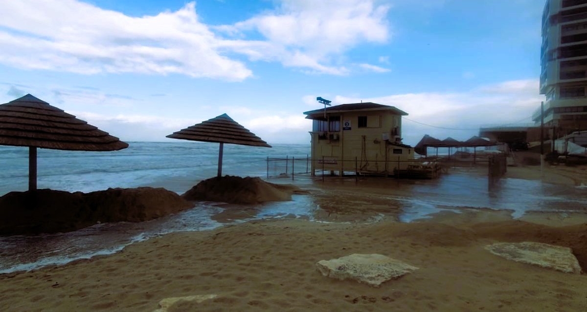 חורף על החוף בהרצליה. צילום: ינאי זלצר