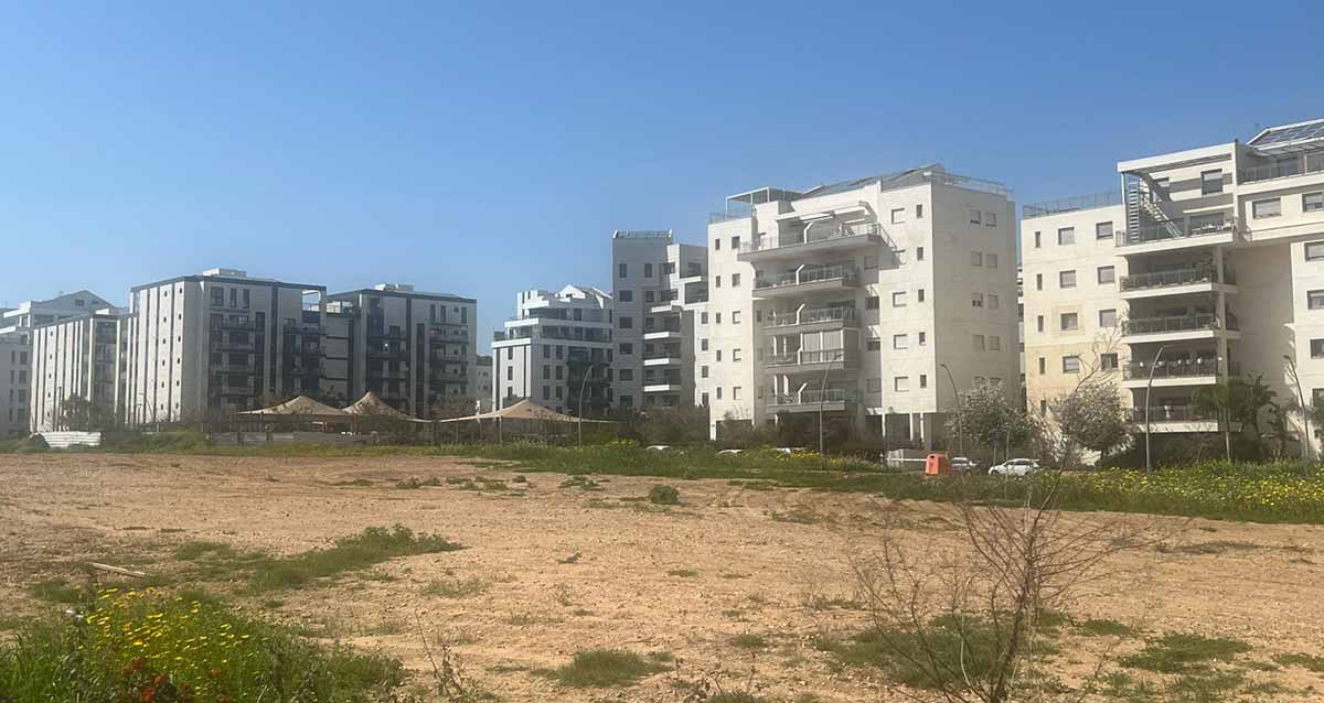 שכונת נווה זמר ברעננה. בתי מגורים בני שש קומות.