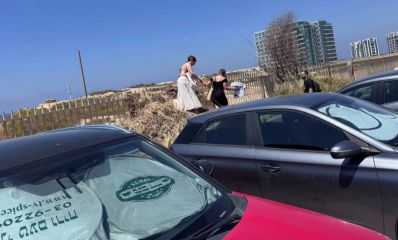 מתרחצות מדלגות ועוברות מעל הגדר הפרוצה. צילום: פרטי