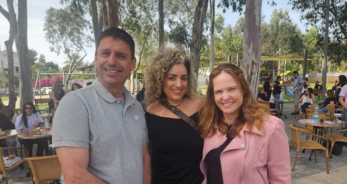 משמאל קובי אלפסי, מימין ליאורה דיקשטיין