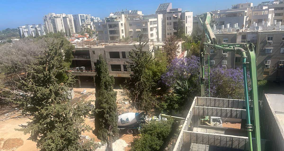 אשכול גני הילדים מבנה בית ספר הנדיב. שלד של המבנה.