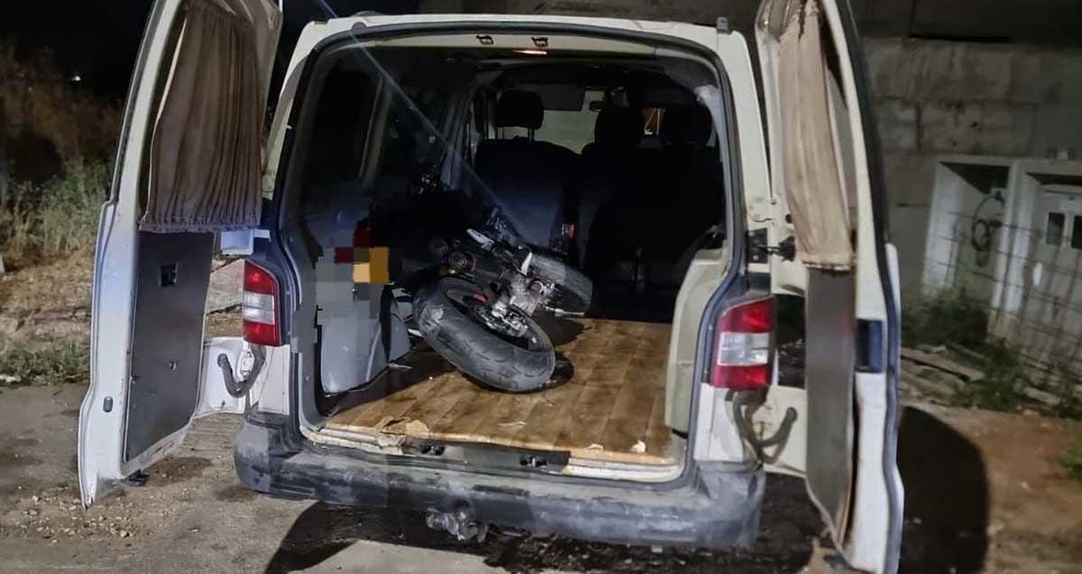 הרכב שנתפס בג'לג'וליה עם אופנוע בתוכו