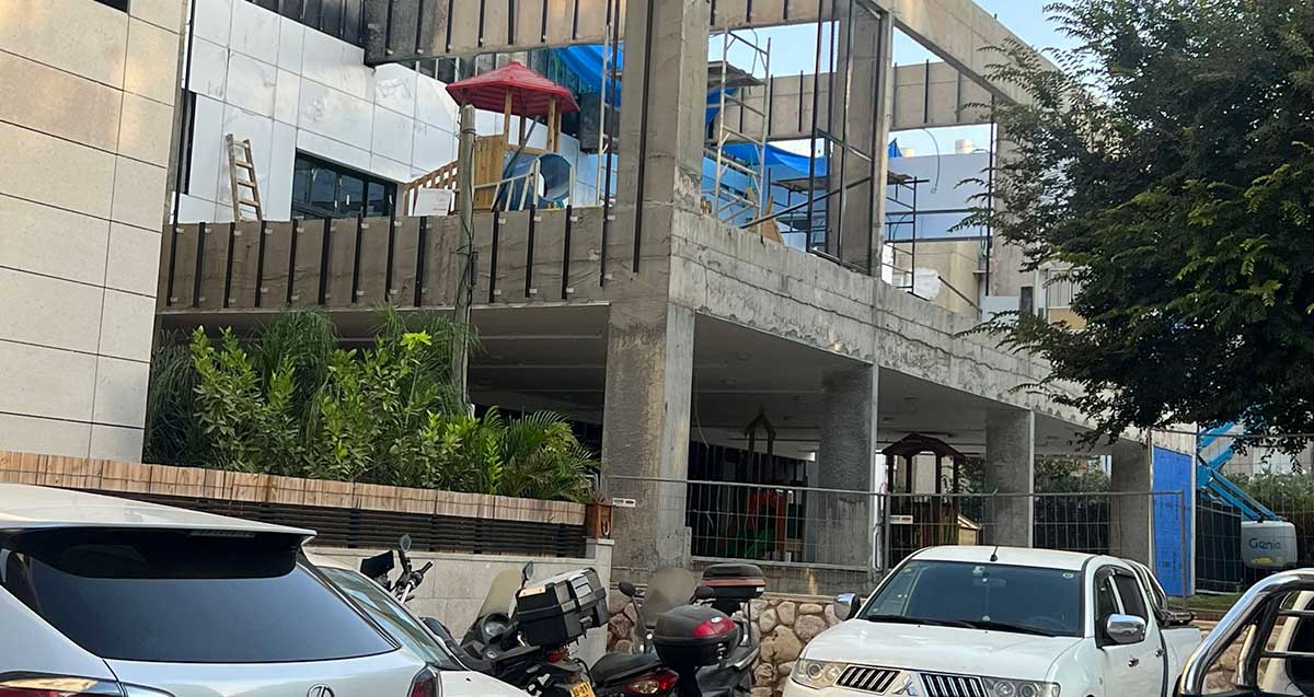 אשכול גני ילדים בית ספר הנדיב. בניין של שתי קומות.