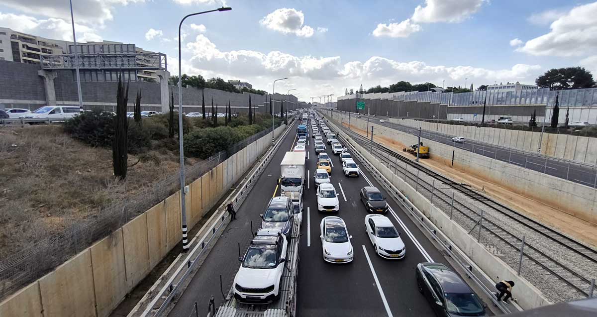 פקקי תנועה אדירים בכביש 531 ליד רעננה