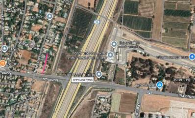 כפר שמריהו ושדה התעופה הרצליה. תצלום אוויר של גוגל מפס