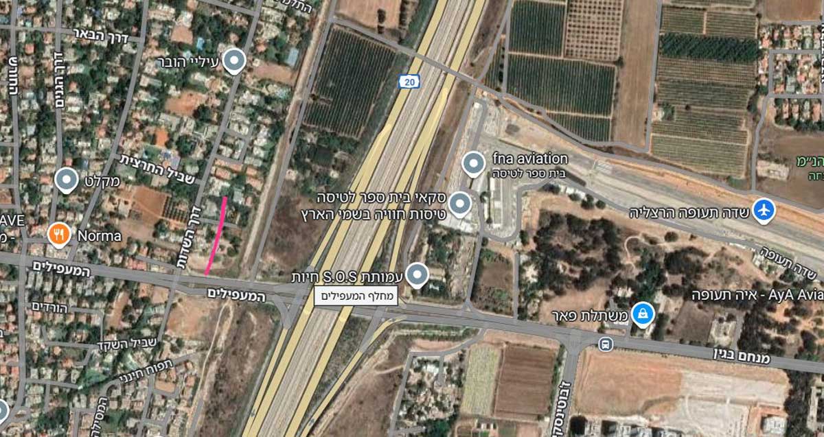 כפר שמריהו ושדה התעופה הרצליה. תצלום אוויר של גוגל מפס