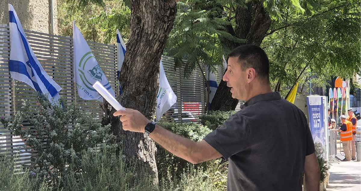 קובי אלפסי מנהל אגף הביטחון ברמת השרון