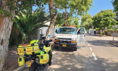 אמבולנס של מד״א ברחוב ההסתדרות ברעננה