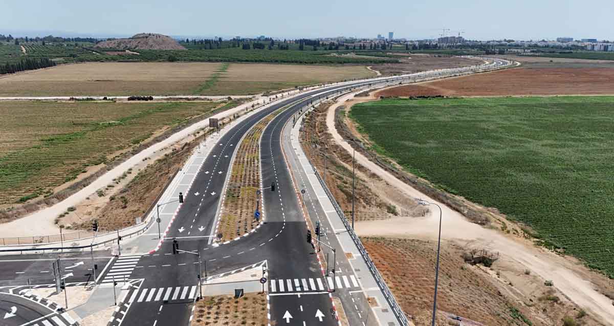 כביש 543 החדש. כביש עם שני מסלולים ושני נתיבים בכל מסלול.
