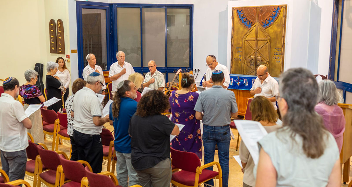 תפילה בקהילה הקונסרבטיבית של כפר סבא