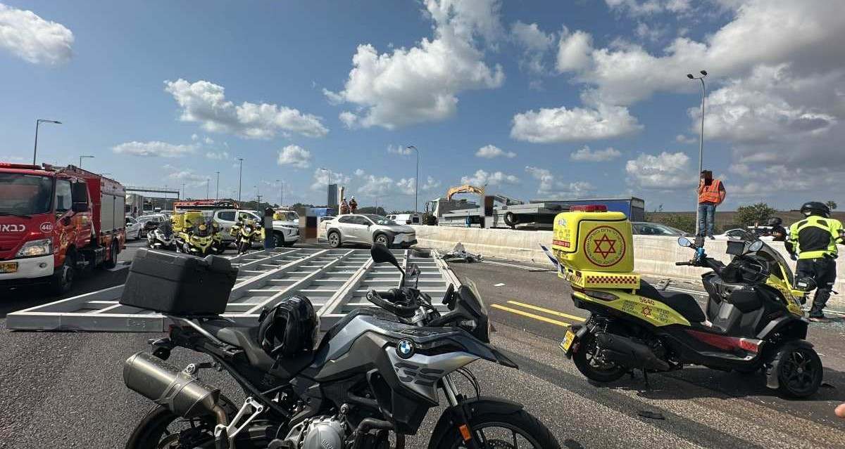 זירת התאונה בכביש 5. צילום: תיעוד מבצעי מד"א