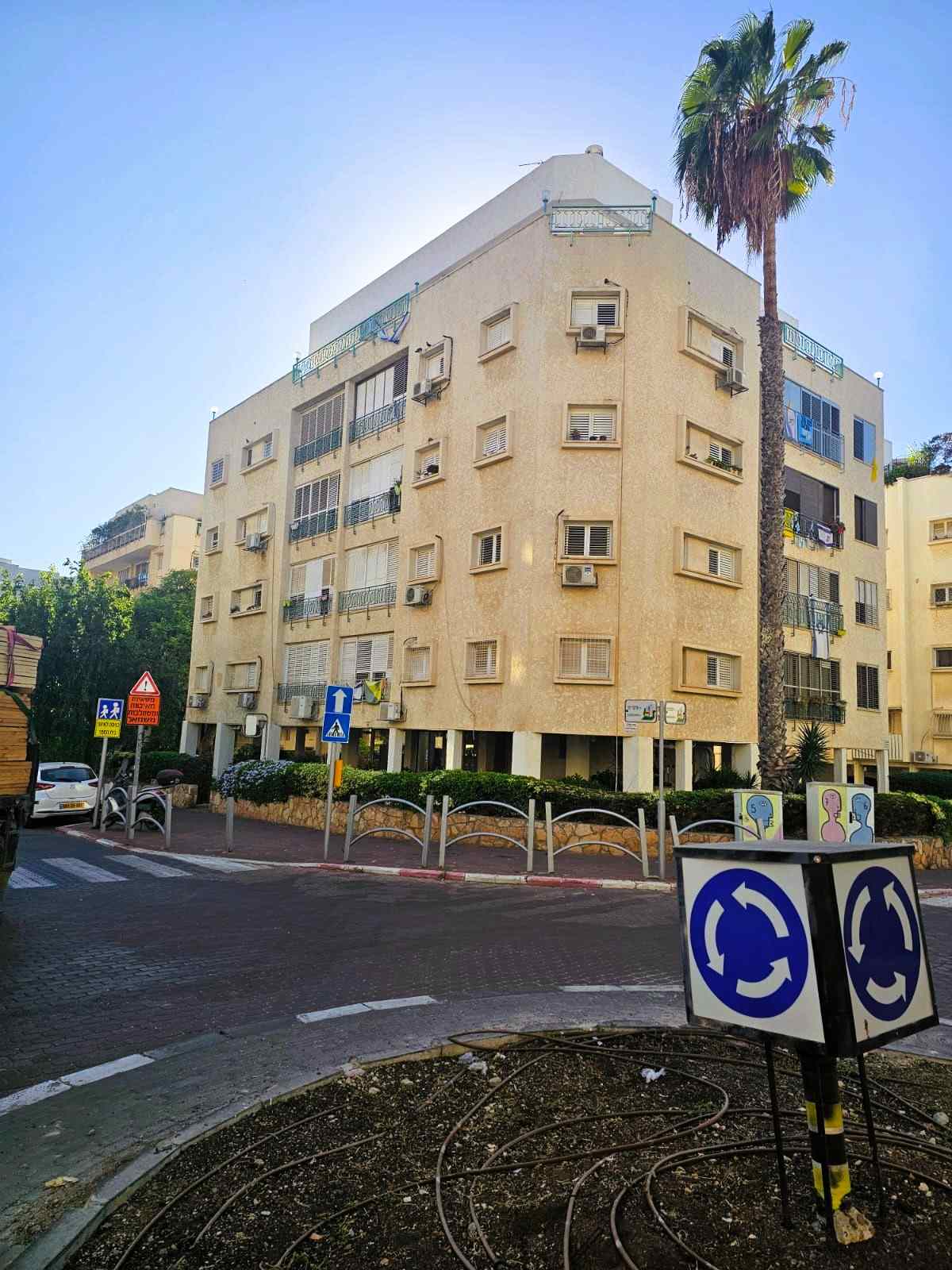 הבניין באליעזר יפה, רעננה. צילום: ברק & שובלי