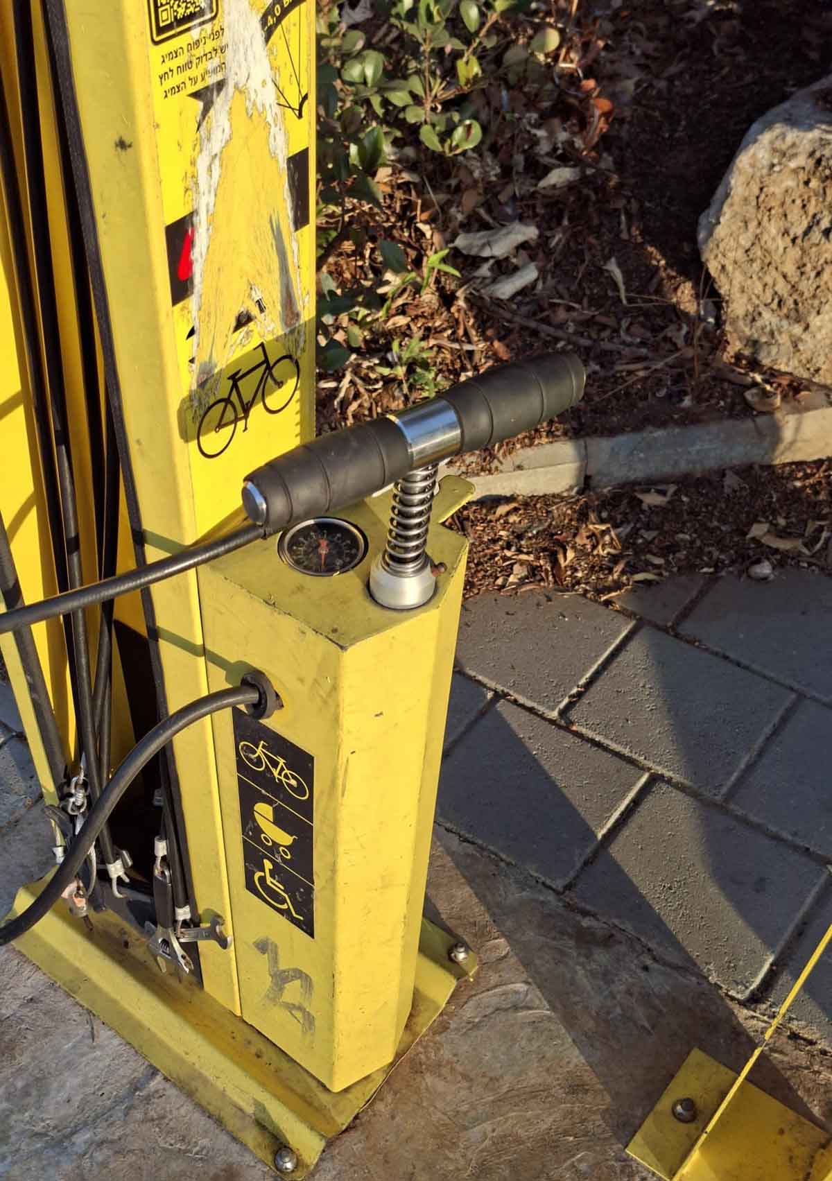 עמדת ניפוח לא תקינה ברחוב קרן היסוד