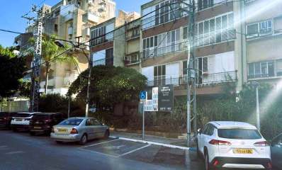 רחוב סוקולוב כפר סבא - בניין 9 מימין ובניין 13 משמאל. צילום: פרטי