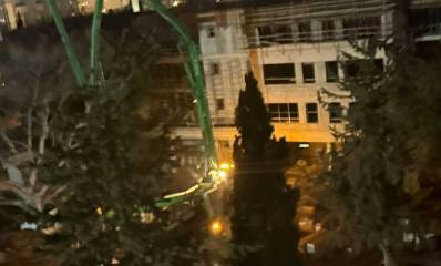 צילום לילה של עבודות בבית ספר הנדיב בהרצליה. יציקות בטון