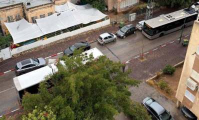 הצומת בהרצליה הירוקה ממרפסת ביתו של התושב. צילום לפי סעיף 27א לחוק זכויות יוצרים