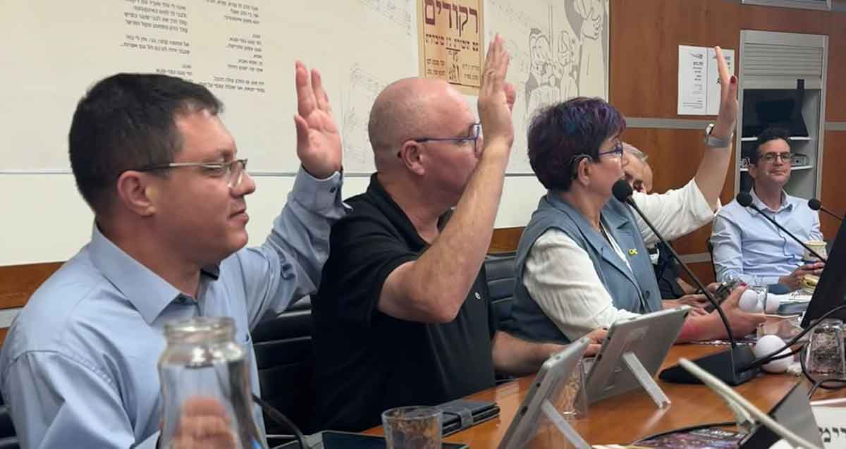 חברי מועצת העיר כפ"ס מסיעת מרצ, איציק מנהיימר, קובי פדוה ולירית שפיר שמש