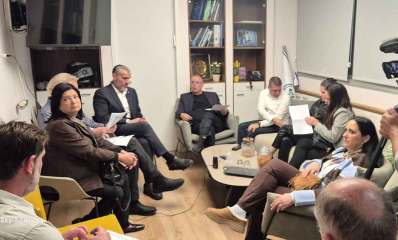 ישיבת מועצת העיר המסוננת בלשכת רוכברגר