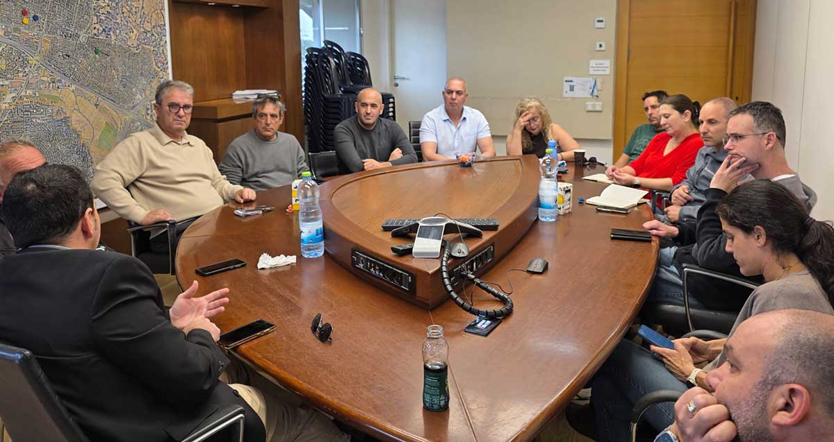 הישיבה ההיסטורית שבה גובשו עקרונות מהפכת צואת הכלבים