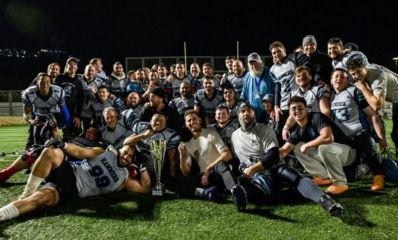 חברי קבוצת הפוטבול האמרס על הדשא, צילום: יוני מוגרבי