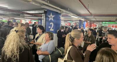 החניון התת קרקעי בקניון שבעת הכוכבים בעת אזעקה. צילום: שרון אונליין