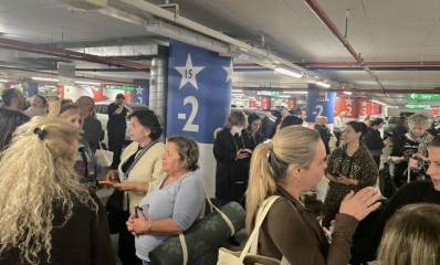 החניון התת קרקעי בקניון שבעת הכוכבים בעת אזעקה. צילום: שרון אונליין