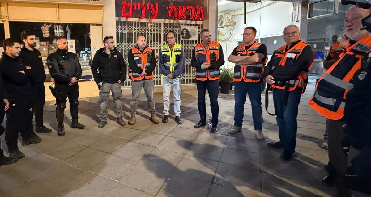 ראש העיר וצוותי ביטחון בעיר, צילום: עיריית כפר סבא