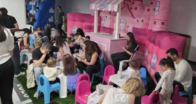 פארק שעשועים ממוגן להורים וילדים בקומה מינוס 5 בביג גלילות. ילדים והורים במשחקי יצירה