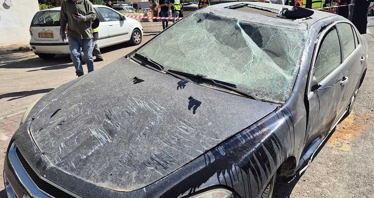 הרכב שהתהפך שוב עומד