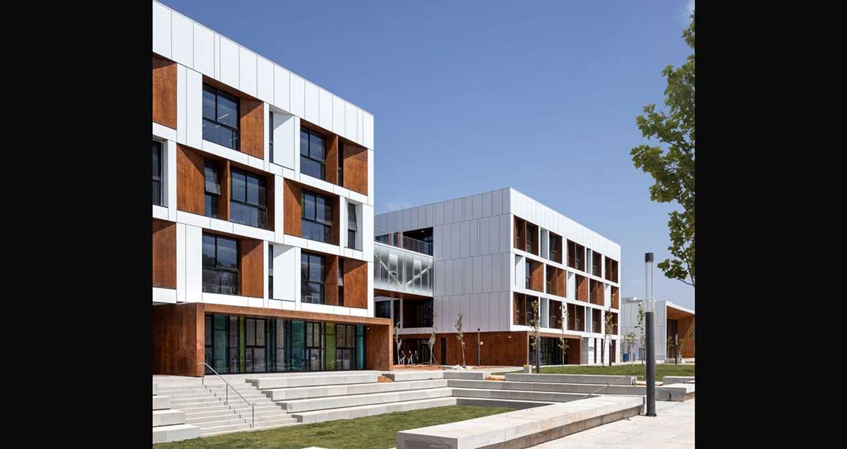 תיכון שש שנתי "מנחם בגין" בשכונת גליל ים