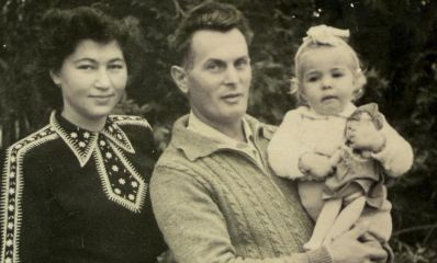 חיה ומשה ברזילי ביחד עם בתם ציפי, צילום: באדיבות המשפחה