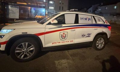 רכב זקא מחוץ לדירה ברמת השרון, צילום: זק"א