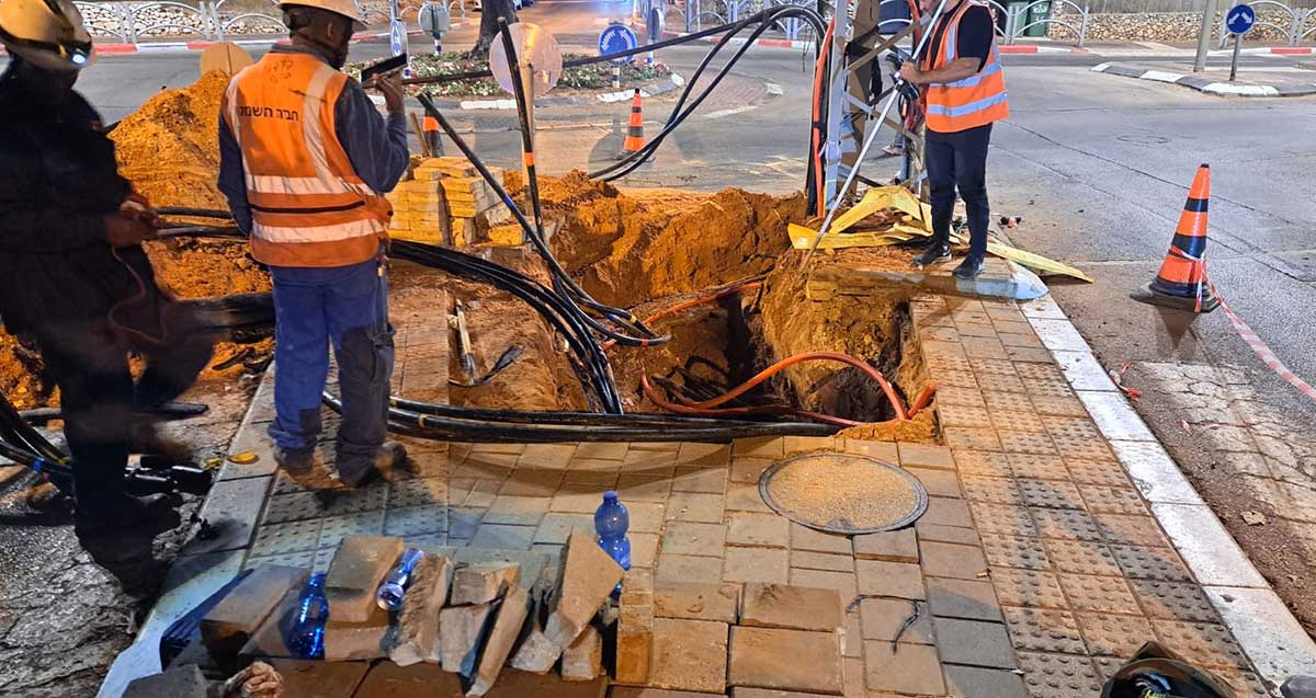 הטמנת תשתיות חשמל בכפר סבא. צילום: העירייה