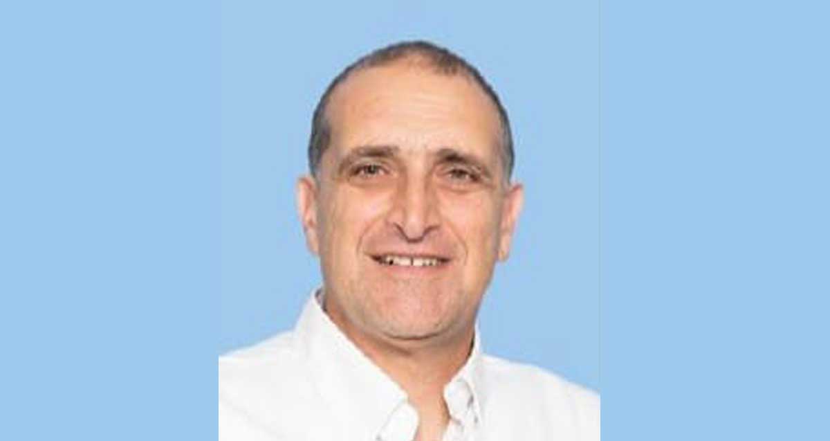 ניר דוויק מנהל חטיבת הביניים בשכונת גליל ים. תמונת פנים