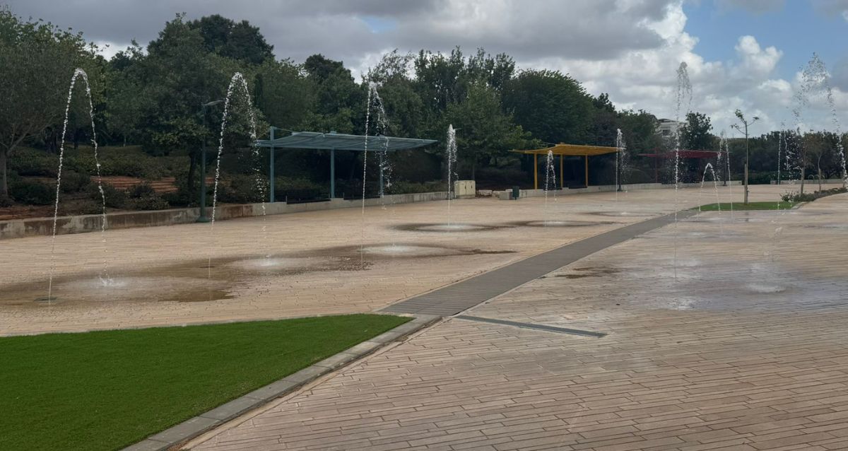 מתחם המזרקות החדש בפארק יצחק ולד. צילומים: עיריית כפר סבא