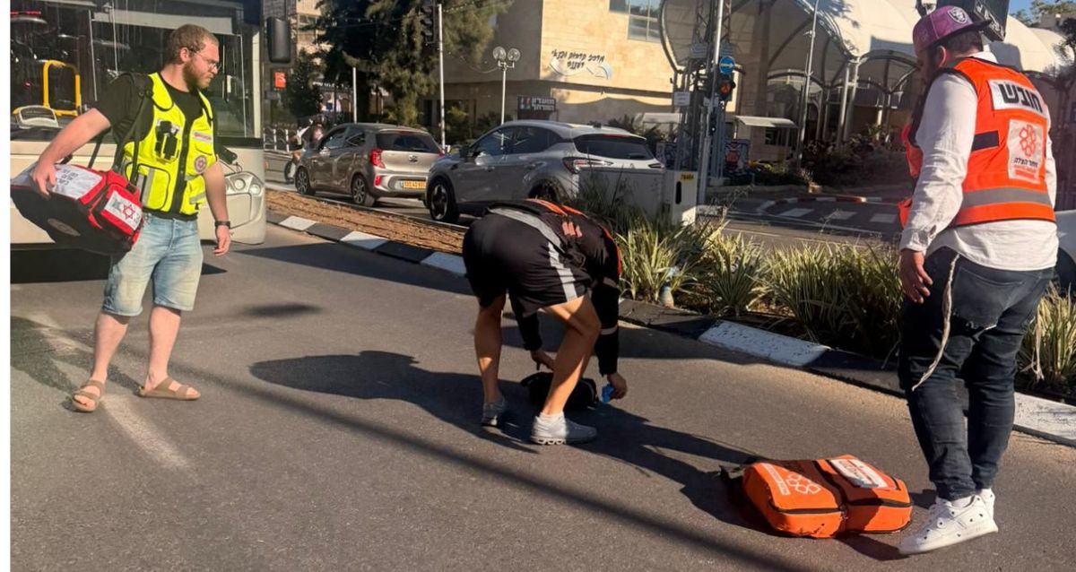 זירת תאונה ברעננה צומת אחוזה קרן היסוד, צילום: איחוד הצלה