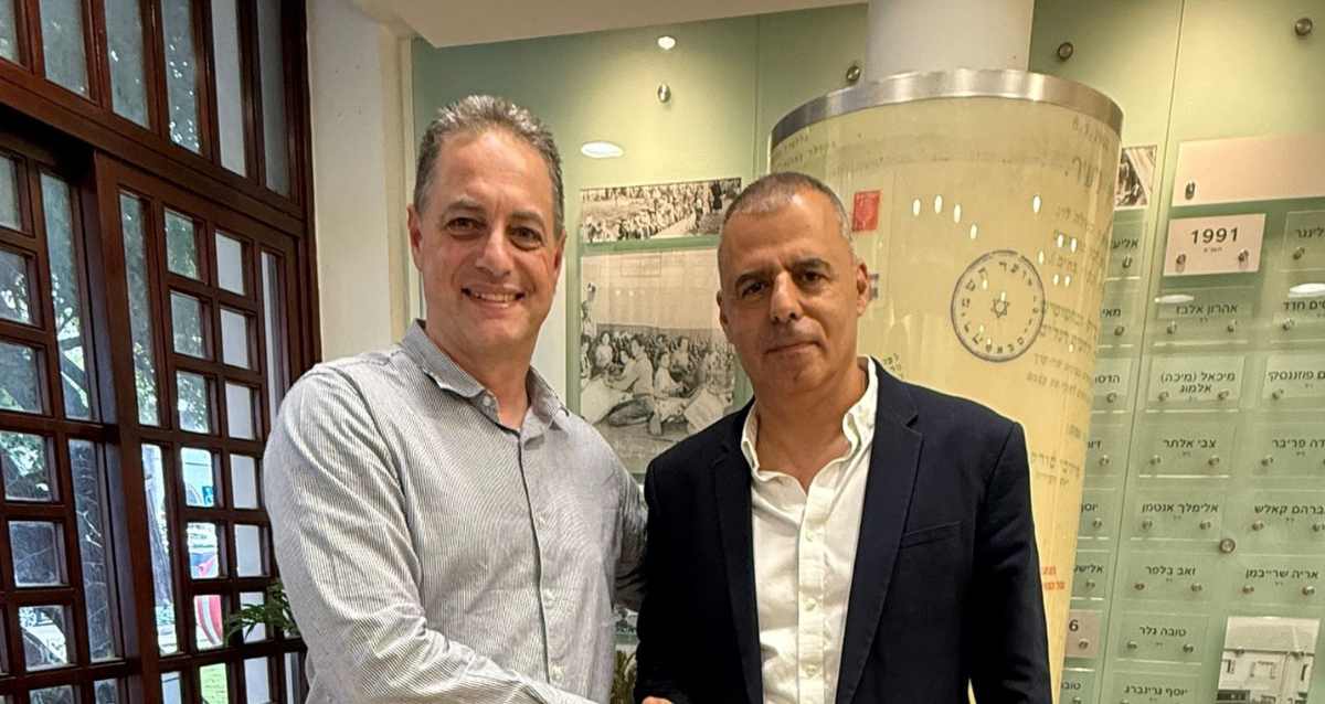 רפי סער ופרופסור יעקב חן, צילום: מתוך עמוד הפייסבוק של ראש העיר