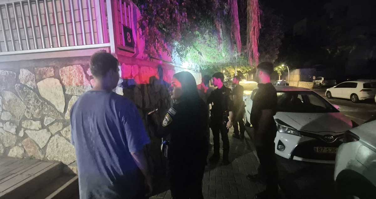 כוחות ביטחון ברחוב מנחם בגין ברמתה שרון