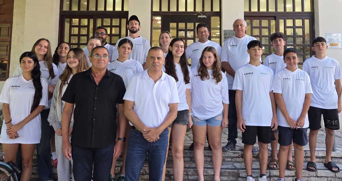 רפי סער והמשלחת לאולימפיאדה הבינלאומית לילדים