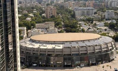 היכל מנורה מבטחים ביד אליהו ומעליו שדרות יד לבנים