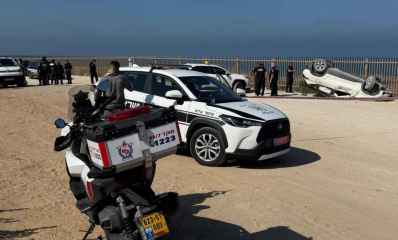 אופנוע זק"א ןניידת משטרה בזירת התאונה, צילום: זק"א