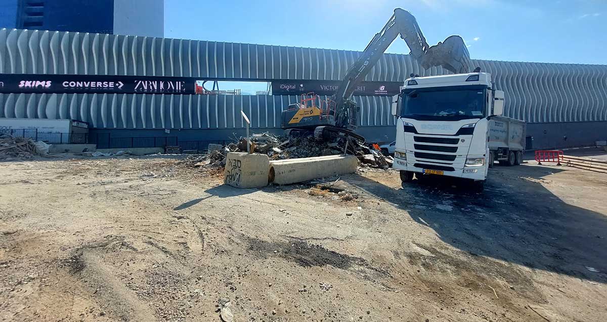 השטח הריק לאחר הריסת מבנה מסעדת לויקו מושיקו